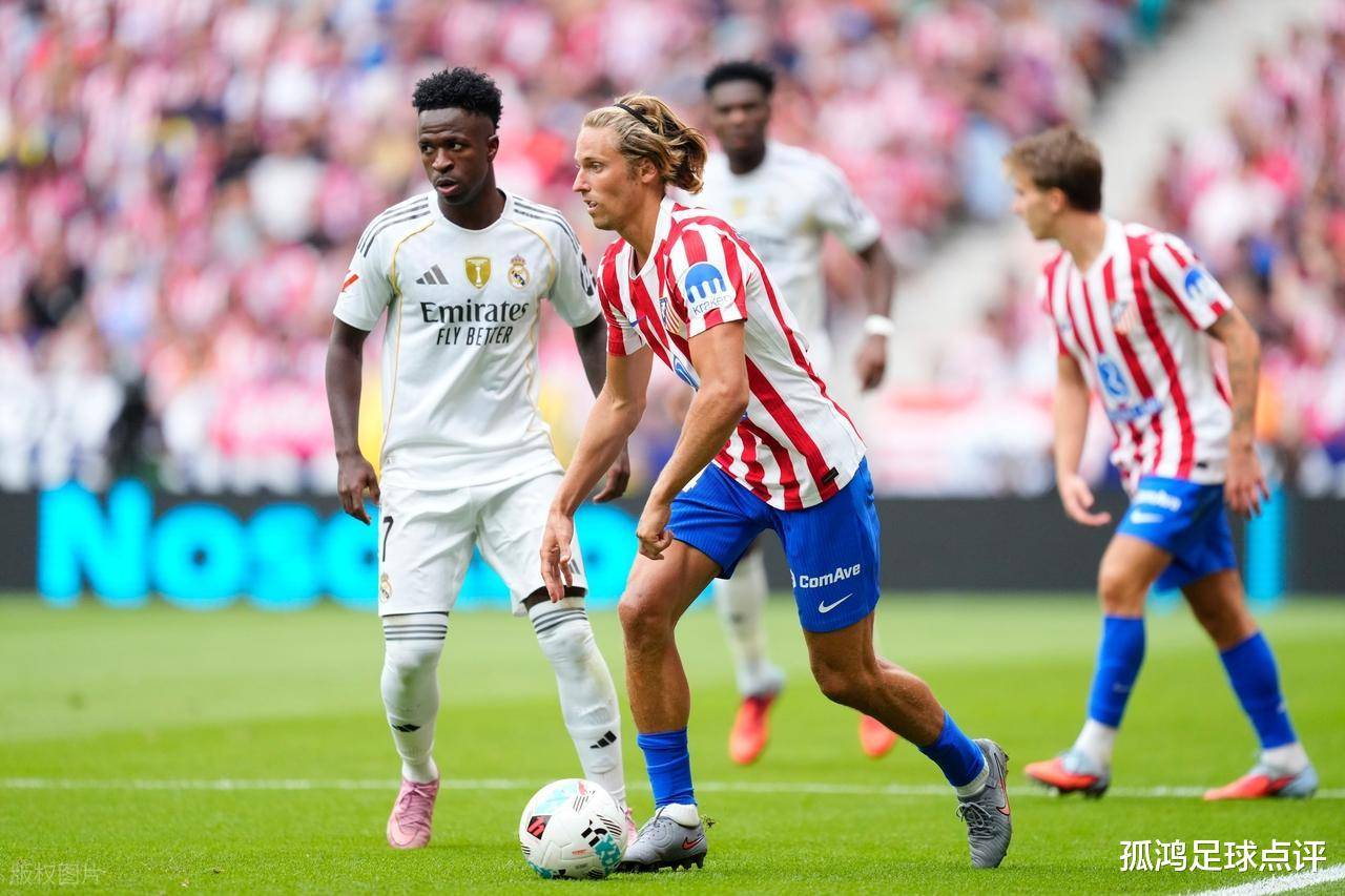 法兰克福球员团结一心，战胜对手进军前线