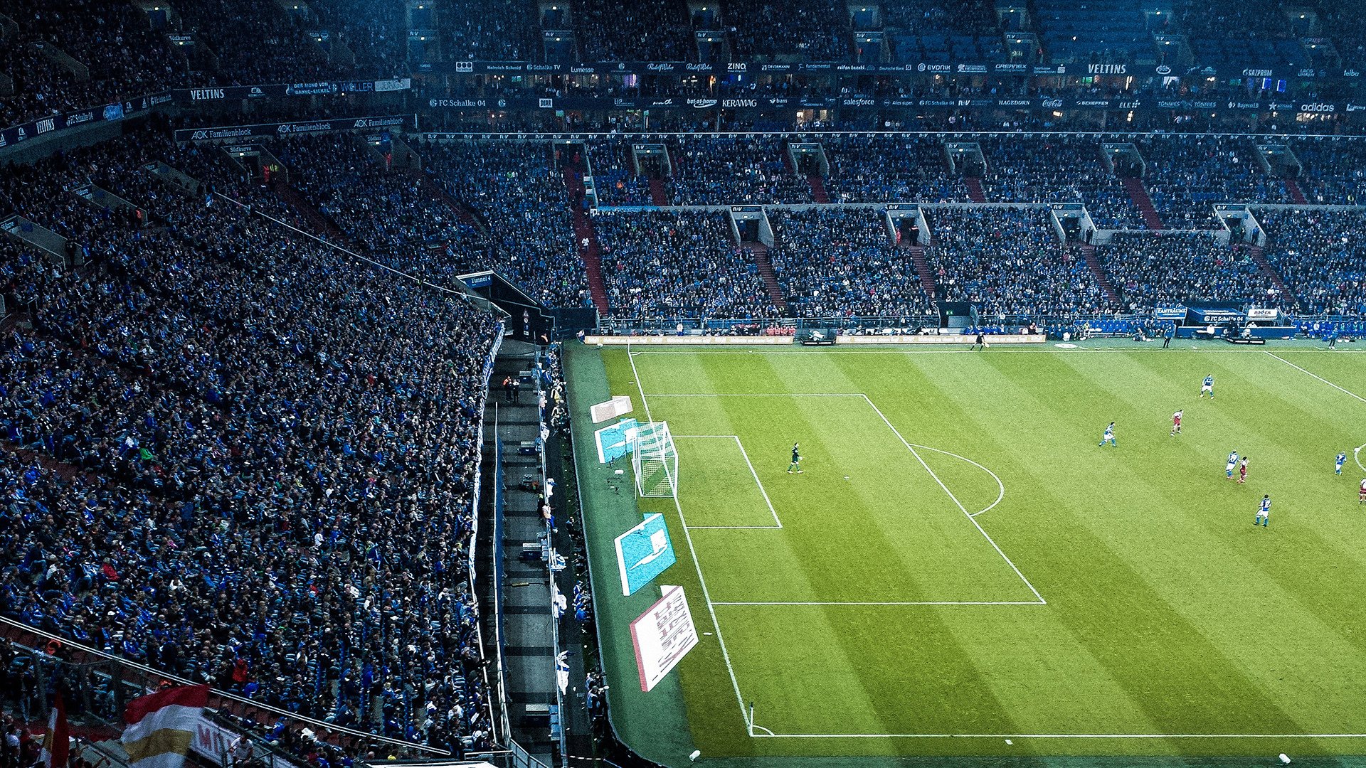 DB电竞-赛道之外，当F1年度争冠之夜遇见卢卡库的个人能力