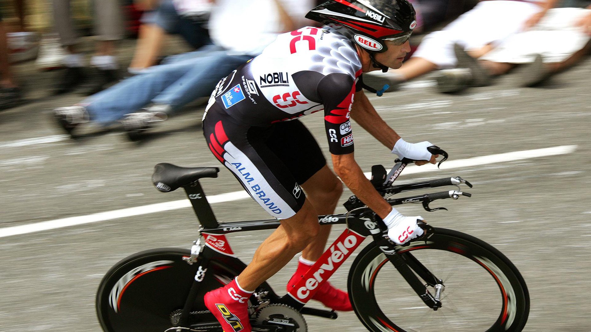 DBGame-世界杯之夜，阿劳霍持续制造杀伤，乌拉圭铁卫如何成为进攻端的隐形武器