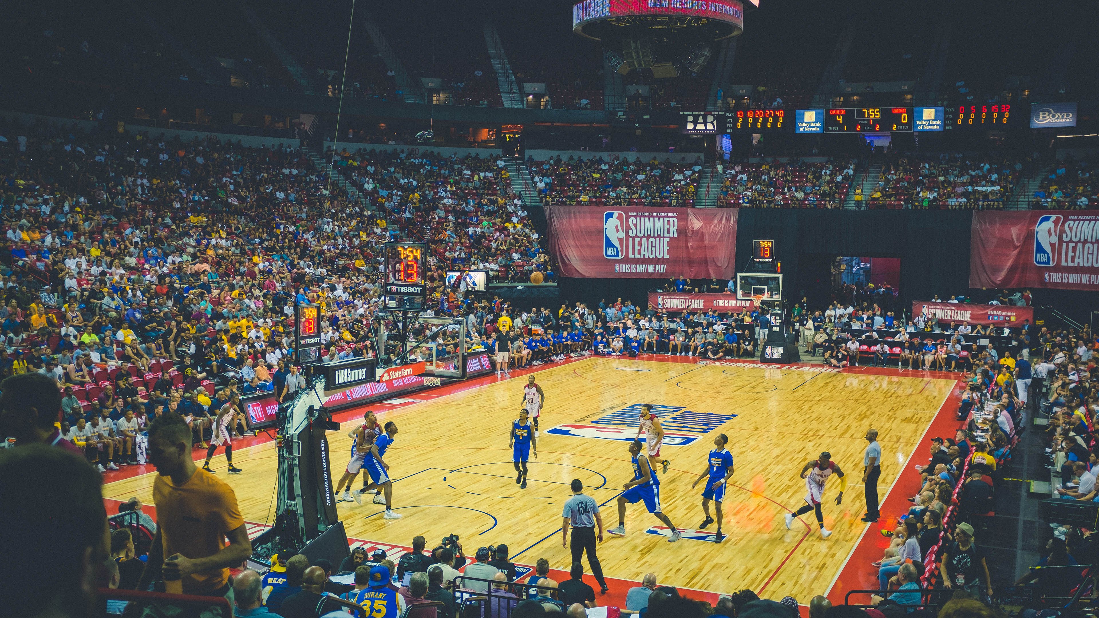 孔德惊艳全场,波兰决胜时刻力克苏格兰挺进决赛